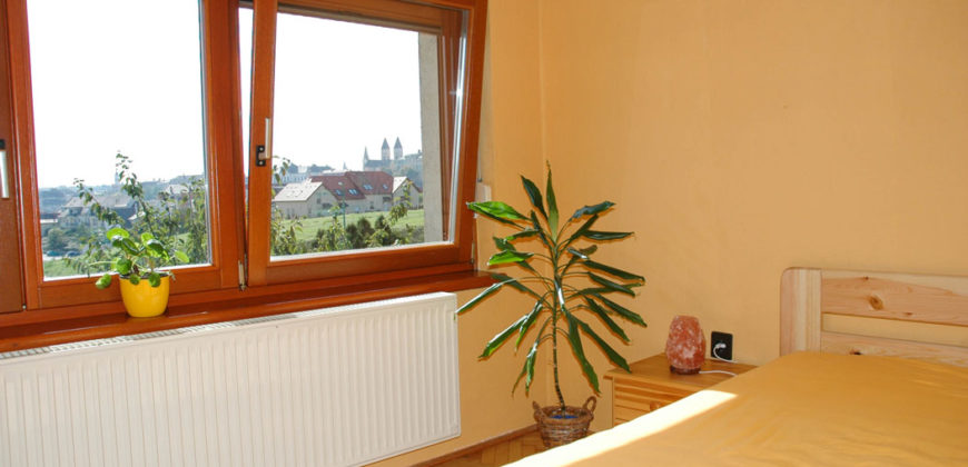 Veszprém, nhà 150 m2, lô 50 m2 – Veszprém, 150 m2 ház, 50 m2 telek