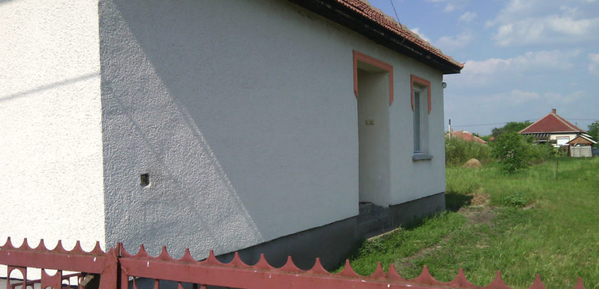 Mezőkeresztes, 100+35 m2 ház, 800 m2 telek