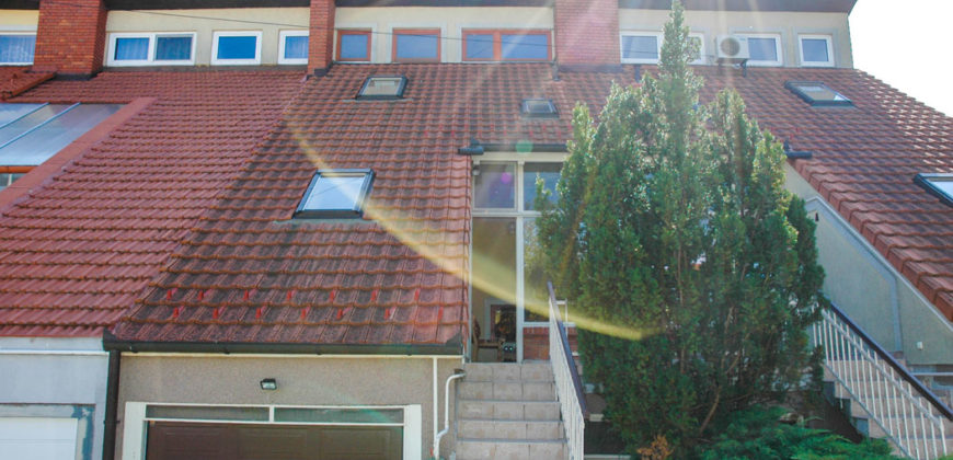 Veszprém, nhà 150 m2, lô 50 m2 – Veszprém, 150 m2 ház, 50 m2 telek