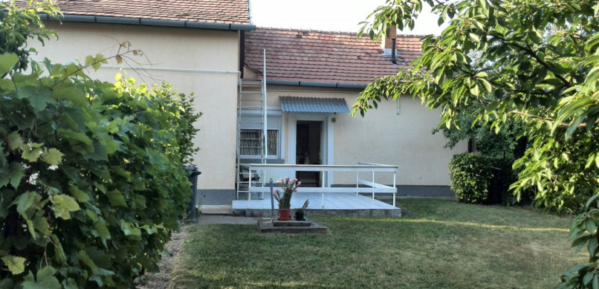 Hévíz, nhà 100 m2, lô 557 m2 – Hévíz, 100 m2 ház, 557 m2 telek