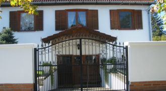 Hajdúszoboszló,218+110 m2 house, 830 m2 telek