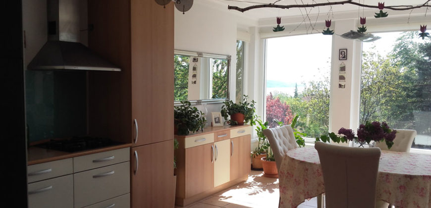 Balatonalmádi, nhà 200 m2, lô 814 m2 – Balatonalmádi, 200 m2 ház, 814 m2 telek