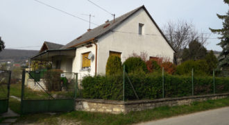 Csopak, nhà 80 + 30 m2, lô 1578 m2 – Csopak, 80+30 m2 ház, 1578 m2 telek