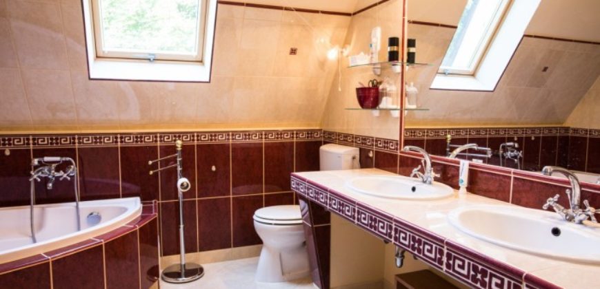 Bán nhà liền kề để bán trong II. khu vực – Eladó ikerház a II. kerületben
