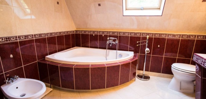 Bán nhà liền kề để bán trong II. khu vực – Eladó ikerház a II. kerületben