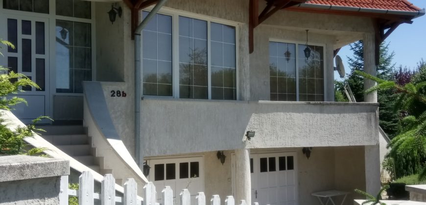 Fonyód, 240 m2 ház, 778 m2 telek