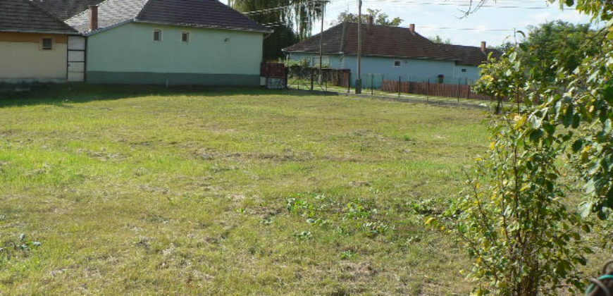 Szentistván, nhà 100 m2, lô 1100 m2 – Szentistván, 100 m2 ház, 1100 m2 telek