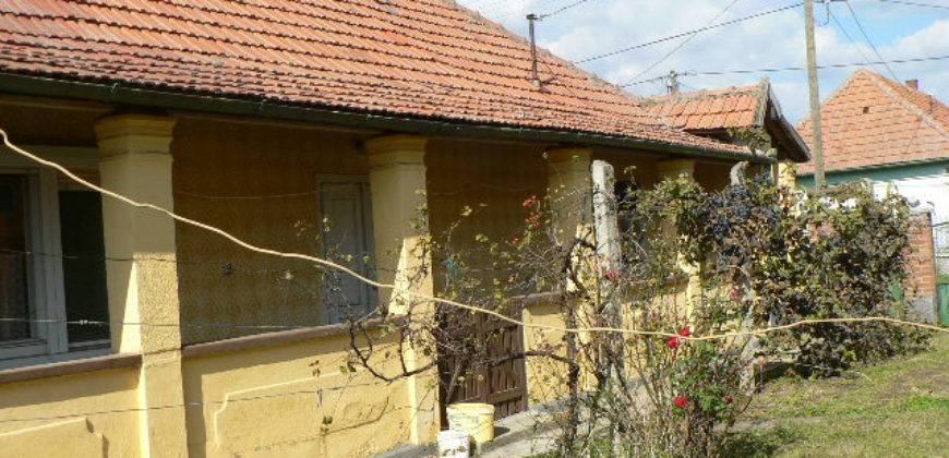 Szentistván, nhà 100 m2, lô 1100 m2 – Szentistván, 100 m2 ház, 1100 m2 telek