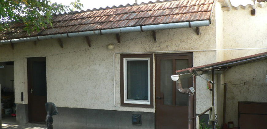 Szentistván, nhà 108 + 25 m2, lô 1100 m2 – Szentistván, 108+25 m2 ház, 1100 m2 telek