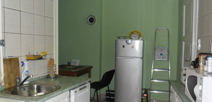 Căn hộ cho thuê ở trung tâm của trung tâm thành phố, trên Quảng trường Ferenciek, trên đường Veres Pálné – Kiadó lakás a Belváros szívében, a Ferenciek terénél, a Veres Pálné utcában