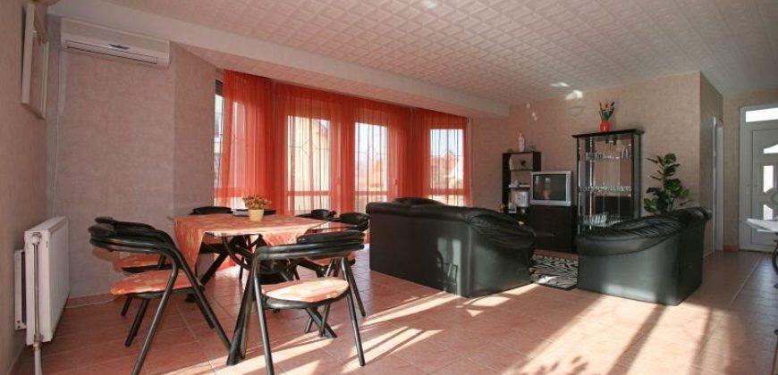 Balatonszárszó, 140 m2 ház, 600 m2 telek