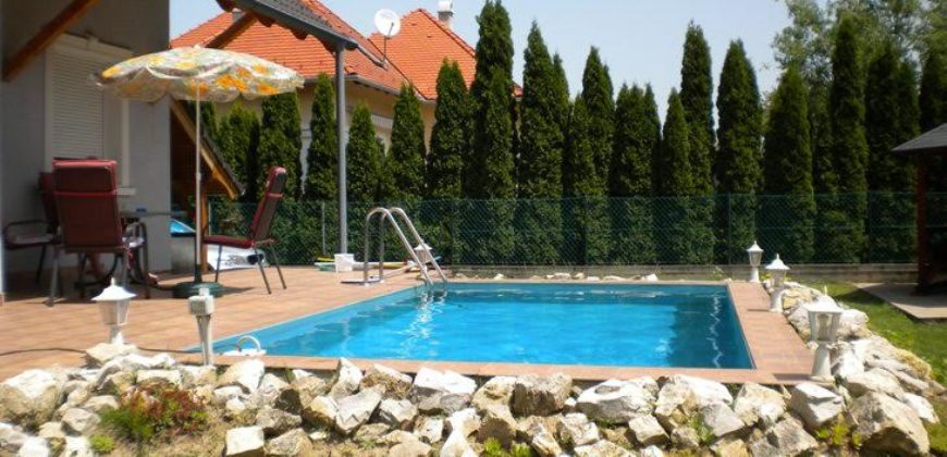 Balatonszárszó, 140 m2 ház, 600 m2 telek