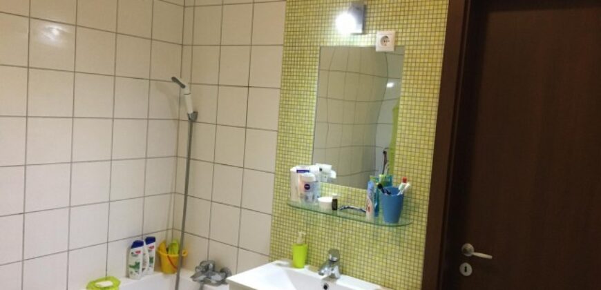 Cần bán lại từ một cá nhân ở Rákoscsaba-Újtelep, ngoài giao thông tuyệt vời, một ngôi nhà liền kề 130 m2 có sân vườn riêng – Magánszemélytől eladó Rákoscsaba-Újtelepen kiváló közlekedés mellett egy 130 m2-es ikerházfél saját kerttel
