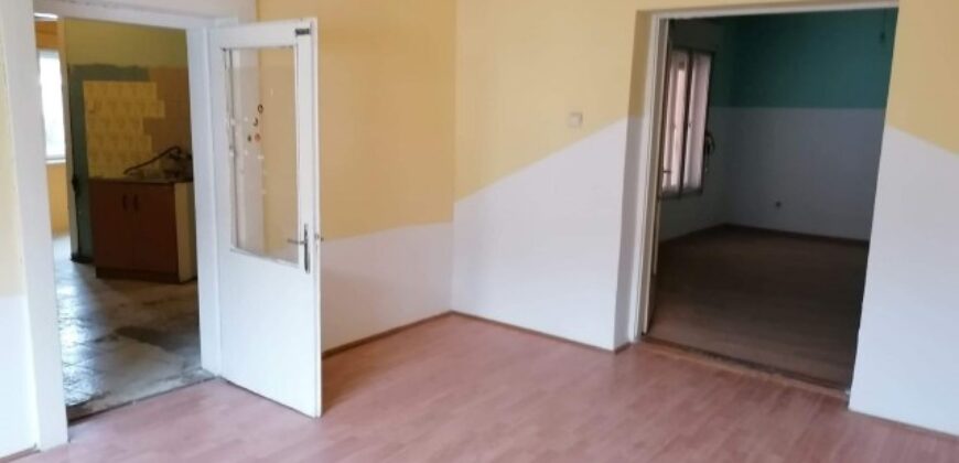 Bán một phần nhà và mặt bằng kinh doanh 18. quận Petőfi đường phố – Eladó házrész és üzlethelyiség 18.kerület Petőfi utca